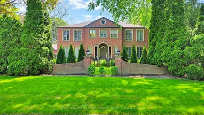21 Forest Heights Boulevard, Toronto, On M2l 1g4