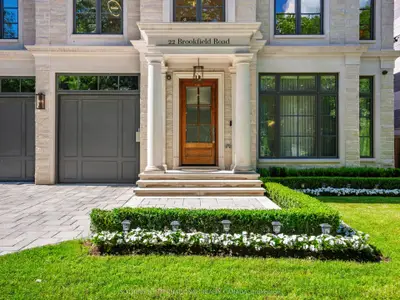 22 Brookfield Road, Toronto, On M2p 1a9
