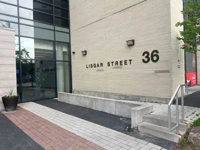 36 Lisgar Street 815, Toronto, On M6j 0c7