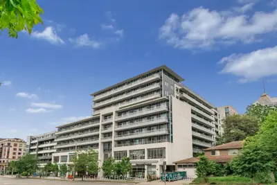 Condo Apartment in Toronto