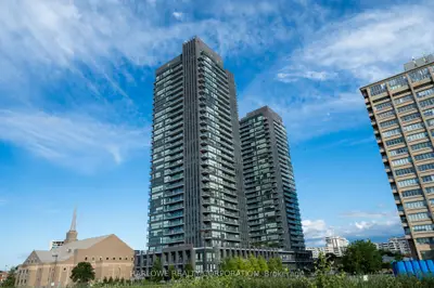 6 Sonic Way N2510, Toronto, On M3c 0p1
