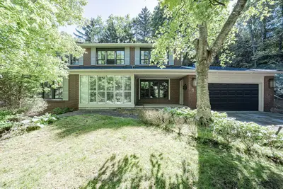 1 Campbell Crescent, Toronto, On M2p 1p1