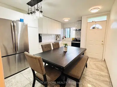 Condo Townhouse in Toronto