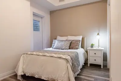 207 Jarvis Street 7, Toronto, On M5j 2c1