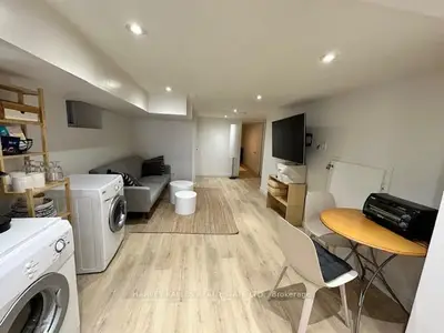 115 Northcliffe Boulevard Lower, Toronto, On M6e 3k5