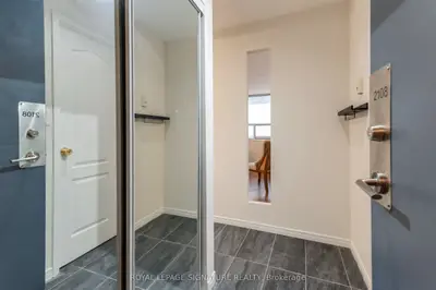 40 Homewood Avenue 2108, Toronto, On M4y 2k2