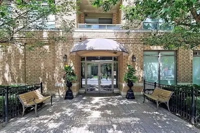 140 Bathurst Street 207, Toronto, On M5v 3n8