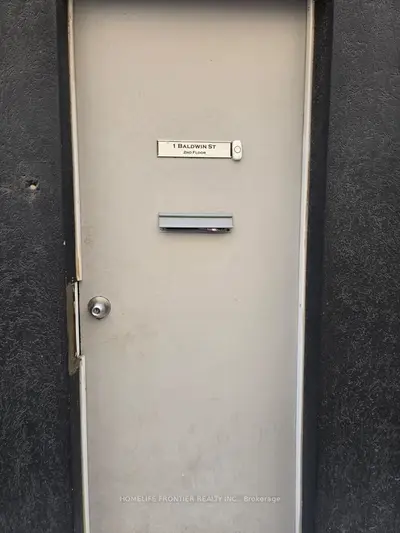 Room in Toronto