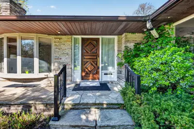 18 Brian Cliff Drive, Toronto, On M3b 2g2