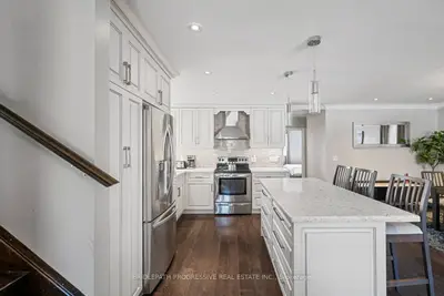 289 Burnett Avenue, Toronto, On M2n 1w2