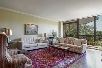 407 Walmer Road 401, Toronto, On M5r 3n2