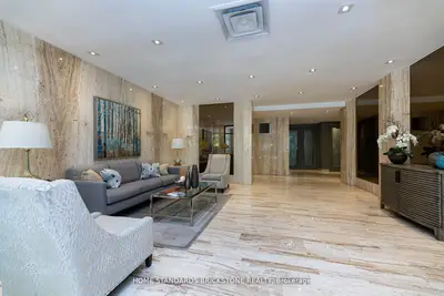 66 Collier Street 9d, Toronto, On M4w 1l9