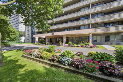 100 Canyon Avenue 404, Toronto, On M3h 5t9