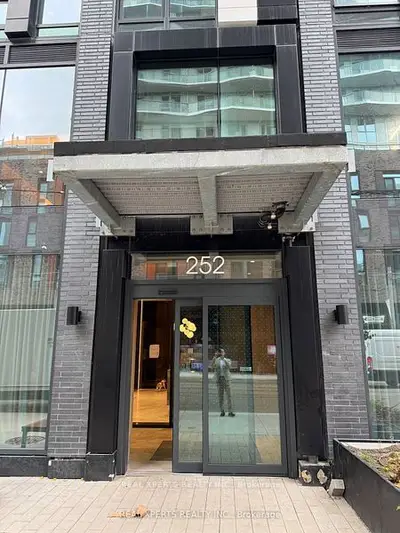 Condo Apartment in Toronto
