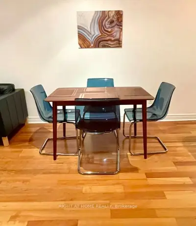 100 Hayden Street 701, Toronto, On M4y 3c7