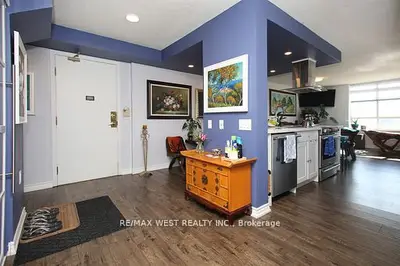 650 Lawrence Avenue W 905, Toronto, On M6a 3e8