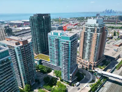 Condo Apartment in Toronto