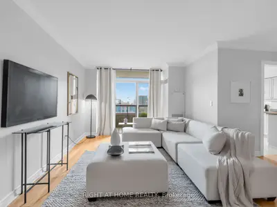 18 Sommerset Way 2206, Toronto, On M2n 6x5