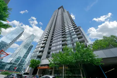 25 Telegram Mews 3510, Toronto, On M5v 3z1