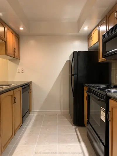 270 Wellington Street W 313, Toronto, On M5v 3p5
