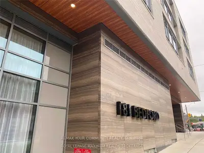 Condo Apartment in Toronto