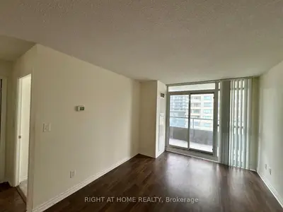 35 Hollywood Avenue 1116, Toronto, On M2n 0a9
