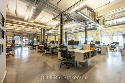 334 King Street E 3rd Floor, Toronto, On M5a 1l3