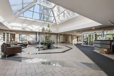 7 Concorde Place 301, Toronto, On M3c 3n4