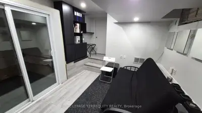 293 Eglinton Avenue E Lower, Toronto, On M4p 1l3