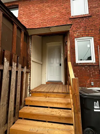 659 Vaughan Road 3, Toronto, On M6e 2y4