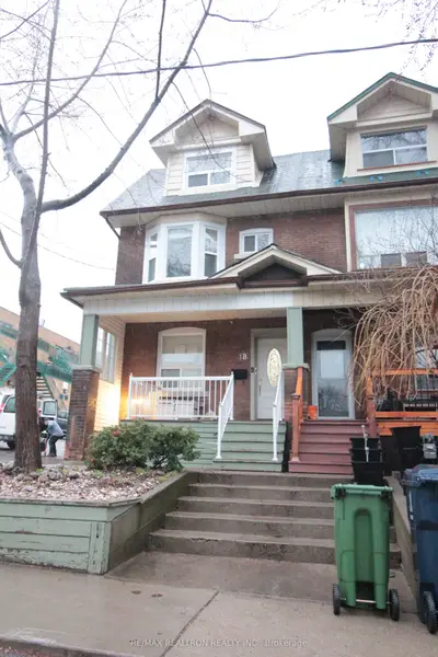 Duplex in Toronto