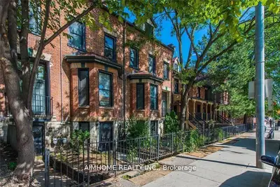 Condo Townhouse in Toronto