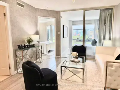 Condo Apartment in Toronto