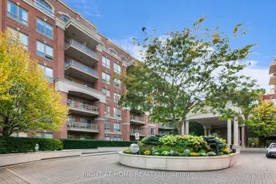 20 Burkebrook Place 306, Toronto, On M4g 0a1