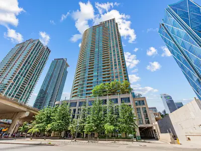 18 Yonge Street 1012, Toronto, On M5e 1z8