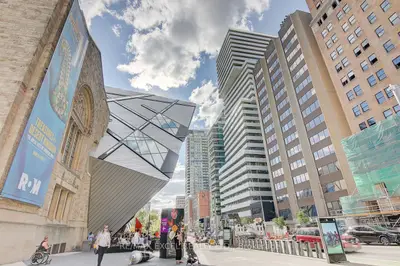 200 Bloor Street W 2201, Toronto, On M5s 0b1