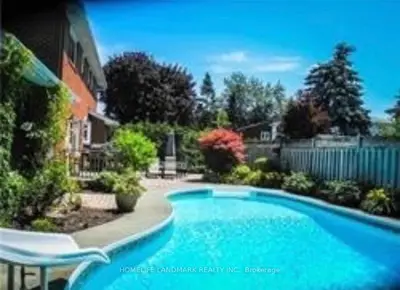 15 Tofino Crescent, Toronto, On M3b 1r7