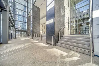 488 University Avenue 2703, Toronto, On M5g 0c1