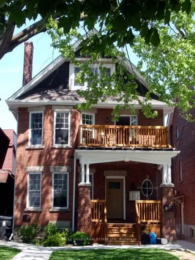 Fourplex in Toronto