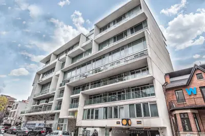 Condo Apartment in Toronto