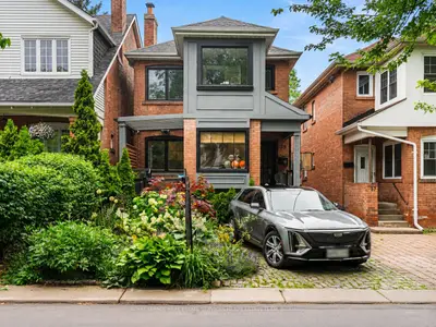 39 Standish Avenue, Toronto, On M4w 3b2