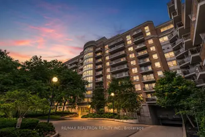 Condo Apartment in Toronto