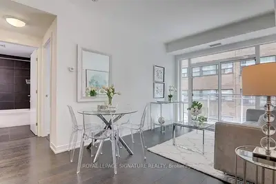 Condo Apartment in Toronto