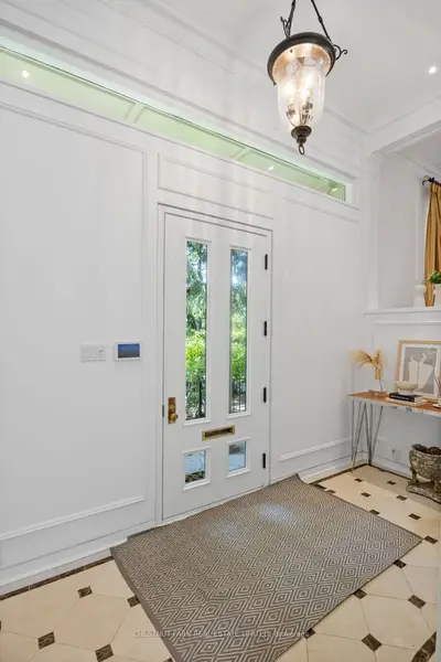 103 Dunloe Road, Toronto, On M5p 2t7
