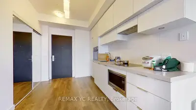 Condo Apartment in Toronto
