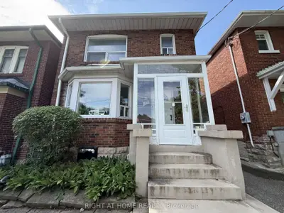 Duplex in Toronto
