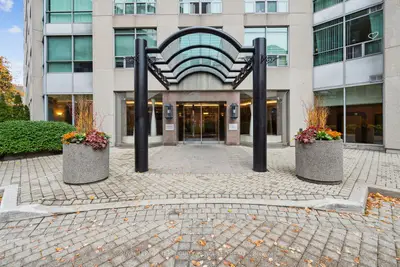 942 Yonge Street 418, Toronto, On M4w 3s8