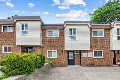 Condo Townhouse in Toronto