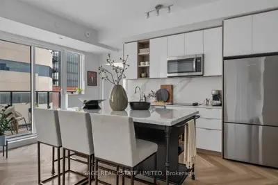 Condo Apartment in Toronto