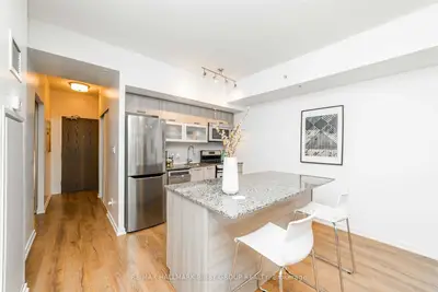 68 Abell Street 622, Toronto, On M6j 0a2